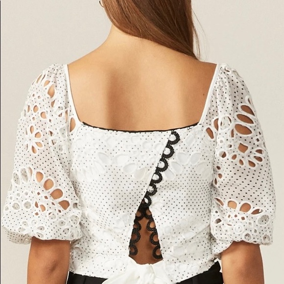 Beautiful white with black trim/ polka dot top - Picture 1 of 6